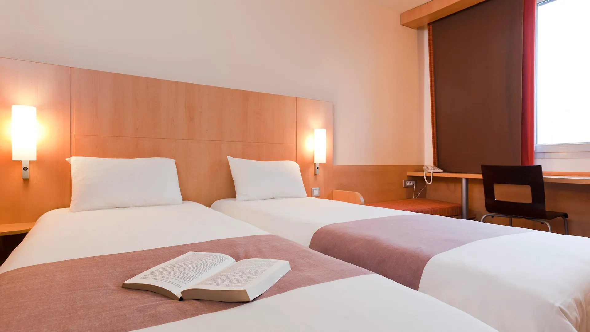 Ibis Zuerich Messe Airport Hotel 3*, Zurique Suíça