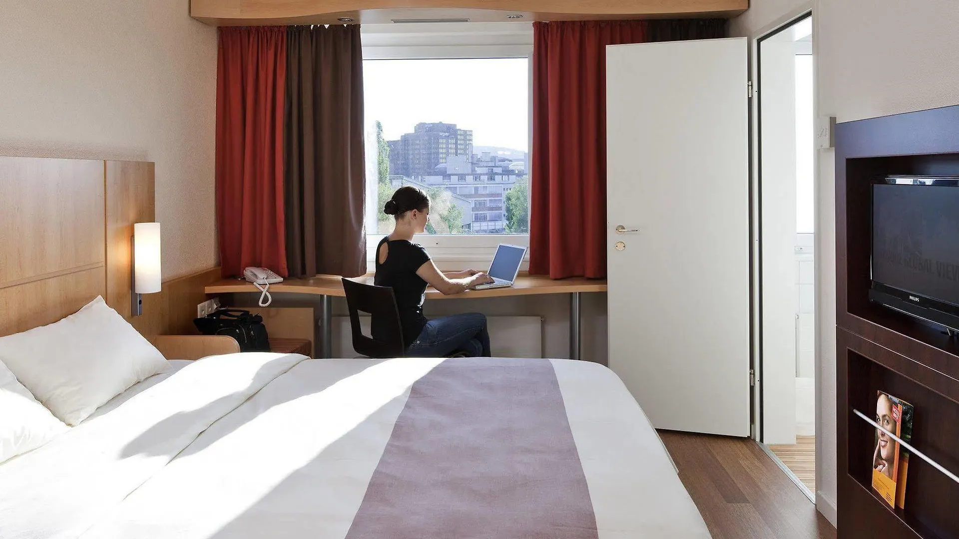 ***  Ibis Zuerich Messe Airport Hotel Suíça